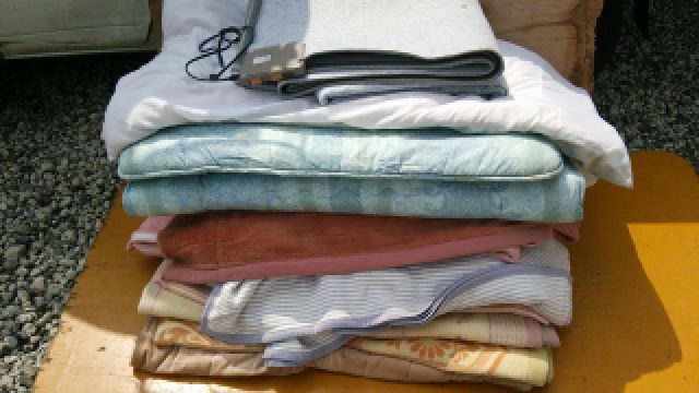 布団毛布寝具用品の回収処分を依頼する。
