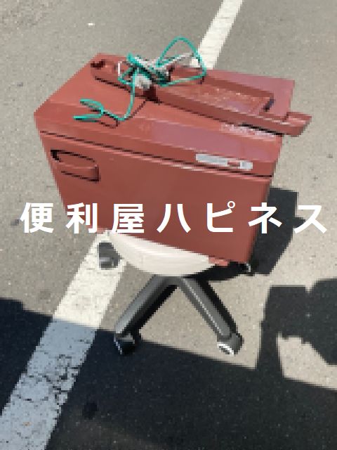 美容エステネイルサロンの不用品緊急回収｜タオルウォーマースツール