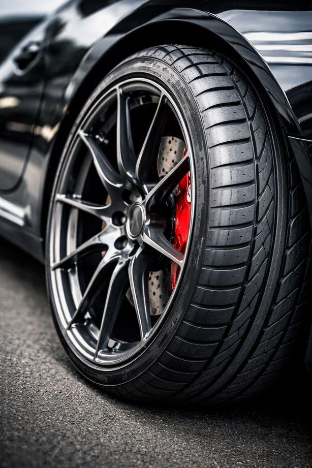 スポーツカータイヤ