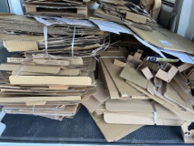 豊島区目白ダンボール１００枚緊急撤去処分