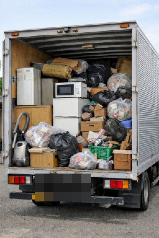 トラックに積んだ不用品