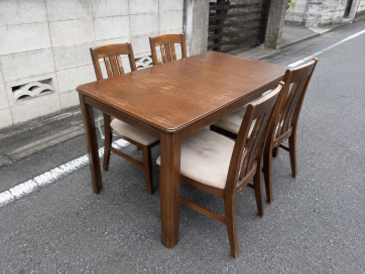 ダイニングテーブル