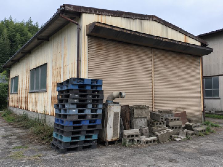埼玉県八潮市会社廃業｜プラパレット・スポットクーラー・コンクリブロック廃棄処分